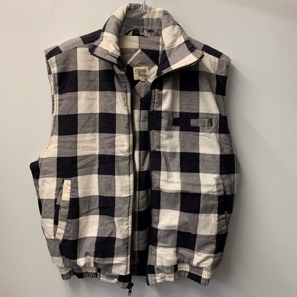 Ozark Trail black/white buffalo check zip up vest